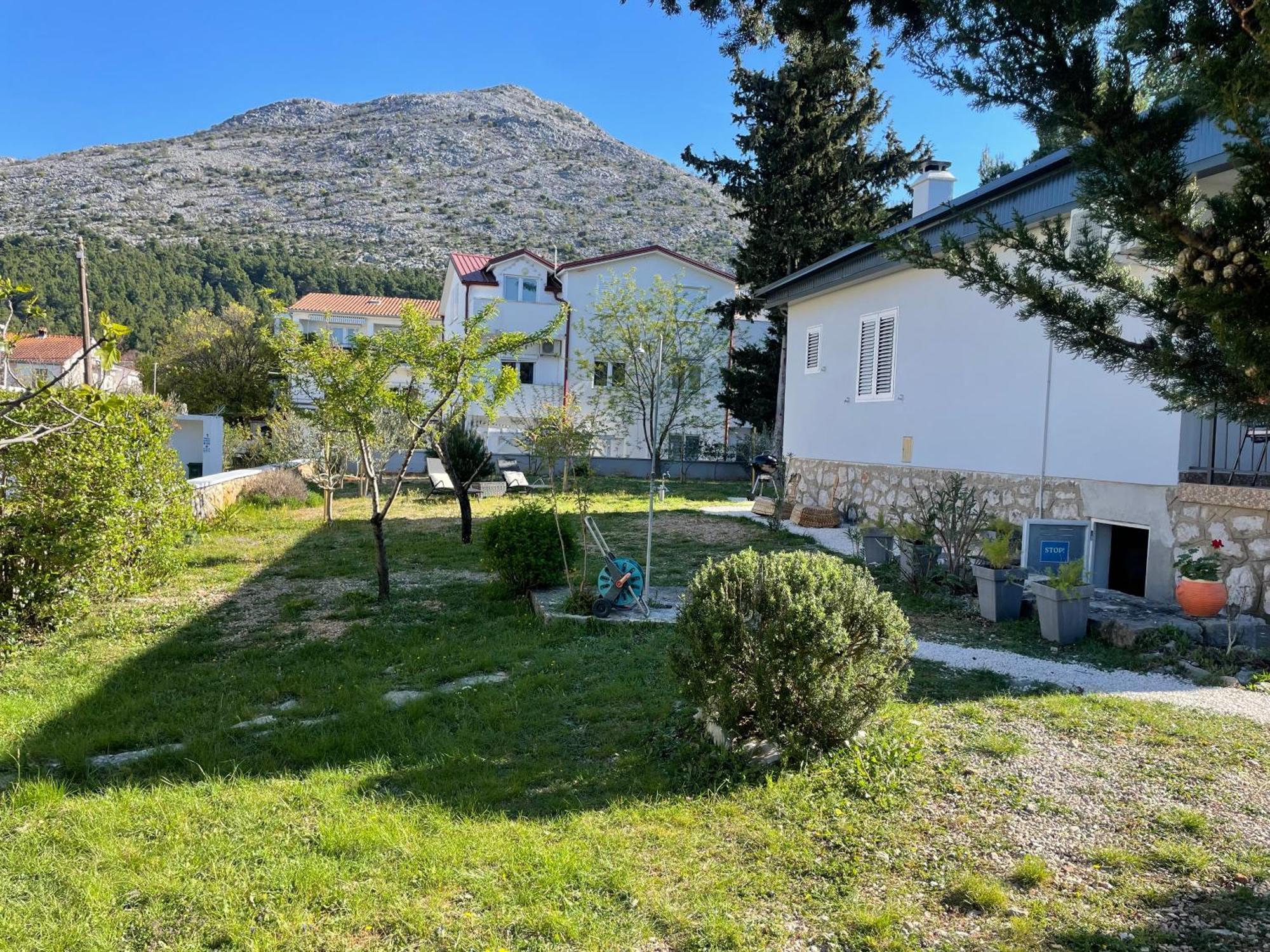 Holiday Home Lola - Large Outdoor Area Стариград-Пакленица Экстерьер фото