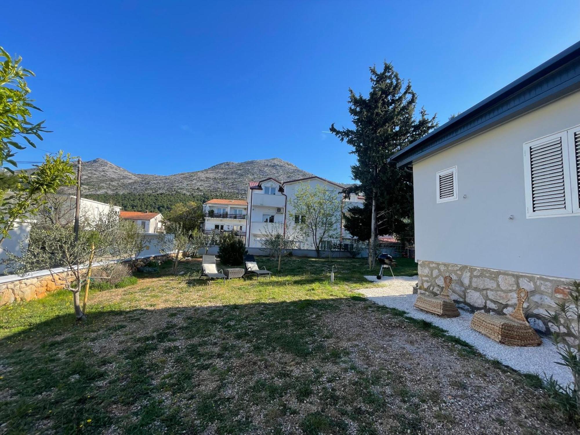Holiday Home Lola - Large Outdoor Area Стариград-Пакленица Экстерьер фото